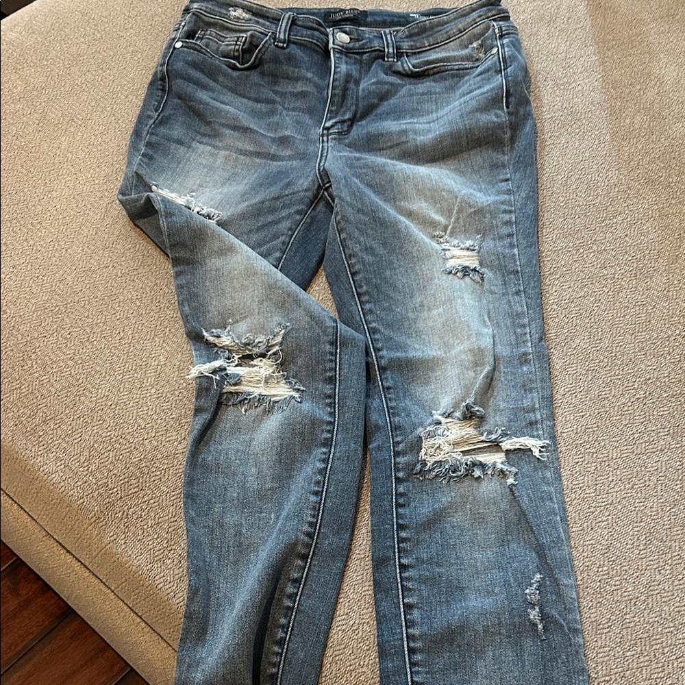 Judy Blue Distressed Skinny Jeans in Blue